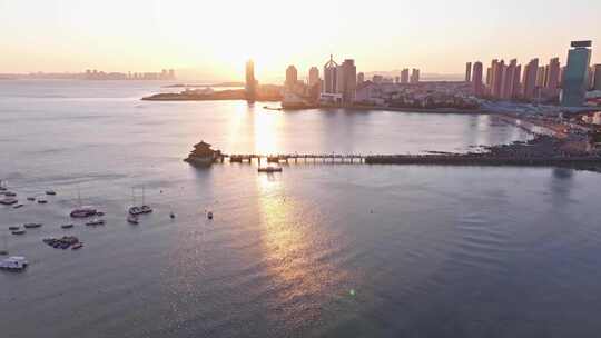 冬季青岛栈桥景区日落 黄昏