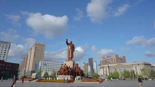 中山广场主席雕像群蓝天白云城市地标视频素材模板下载