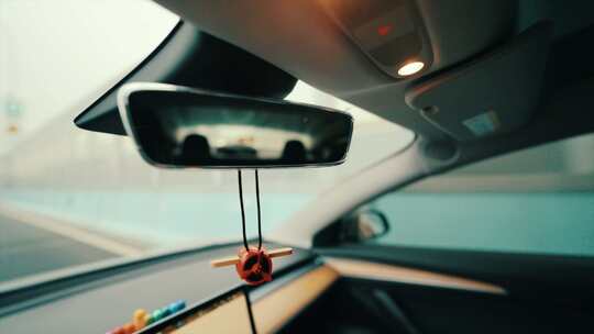 唯美新能源汽车内挡风玻璃后视镜车机屏幕