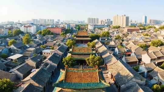 俯瞰古城古建筑与现代建筑