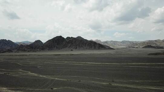 新疆戈壁远山航拍素材