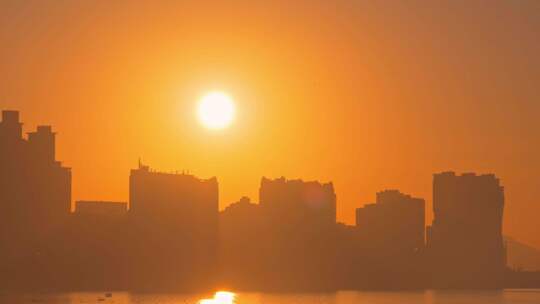 夕阳黄昏中的杭州滨江城市建筑剪影