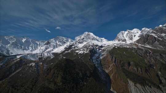 航拍海螺沟冰川雪山山谷