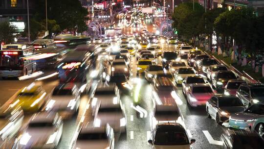 城市夜晚车流堵车