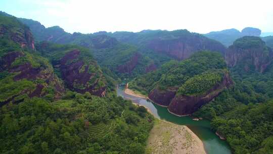 航拍武夷山九曲溪竹筏漂流岩茶茶园丹霞地貌