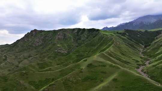 新疆独库公路唐古拉风暴天山神秘大峡谷