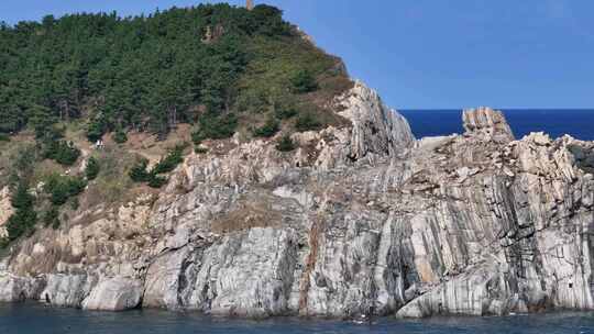 航拍威海市环翠区北环海路猫头山秋季风景