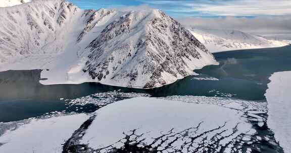 新疆帕米尔高原昆仑雪山白沙湖航拍