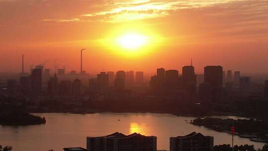 城市夕阳晚霞火烧云夜景降临山东聊城