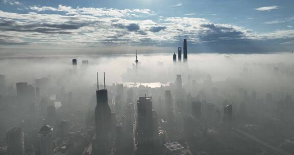 上海最新平流雾耶稣光航拍