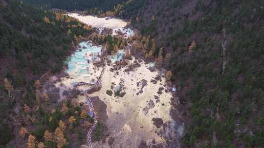 航拍四川九寨沟黄龙景区争艳池映月池迎宾池