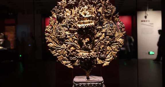 布达拉宫管理处藏明代铜鎏金莲花生八名号像