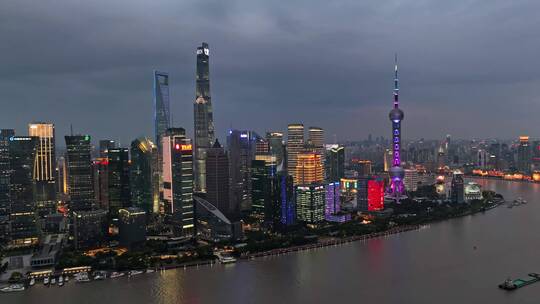 上海外滩陆家嘴建筑群夜景航拍4K原创