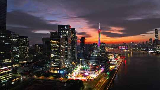 广州珠江边璀璨的城市夜景