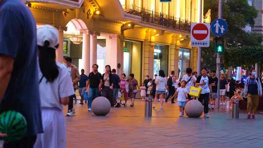 上海市南京东路逛街购物旅游人群行人人流游