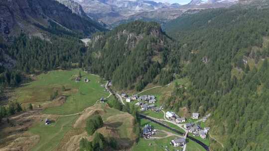 无人机，Alpe Devero，树木，景