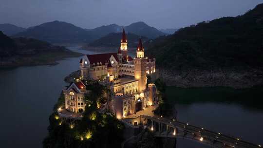 fpv穿越机航拍贵州兴义吉隆堡夜景城堡