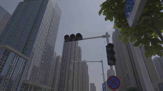 街道红绿灯十字路口城市马路原log素材视频素材模板下载