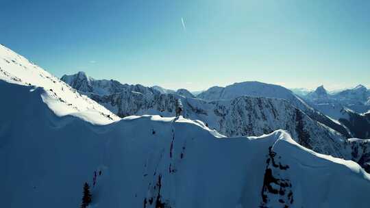 登山攀登雪山冬天自然风景企业精神挑战困难