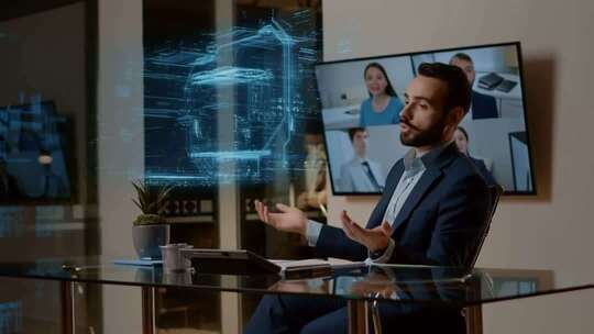 商务人士视频会议沟通场景