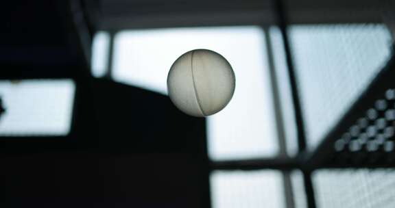 室内游乐场 白色塑料球悬浮在空中