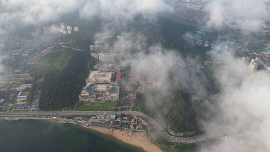 航拍威海孙家疃飞云之下的雨润城别墅区