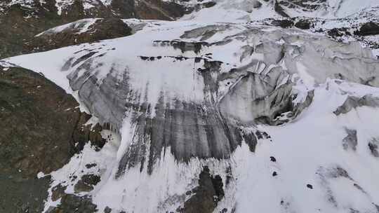 航拍川西横断山脉勒多曼因雪山冰川风光