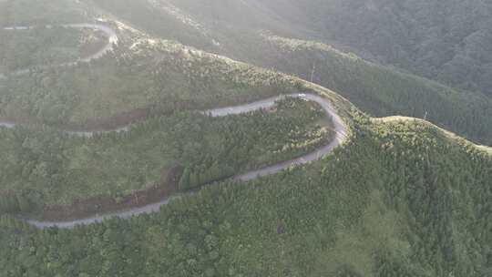 信宜大田顶日出航拍，高山云海，高山公路