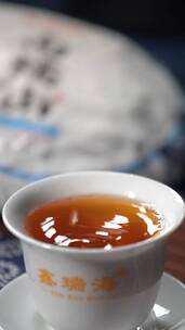 【三花视频】往茶杯里滴水 水滴 倒茶