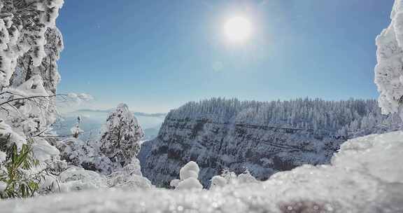 高清实拍瓦屋山冬天雪景雪山森林