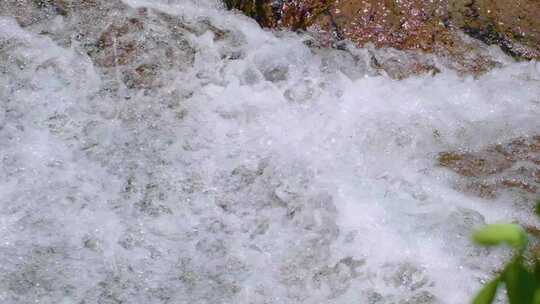 河边流水河流河水小溪山泉泉水流体液体水流