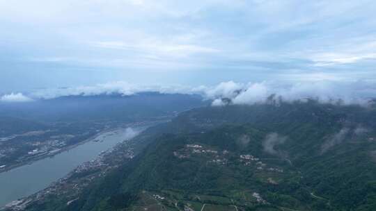 4K湖北宜昌西陵峡段自然山峰云海航拍视频