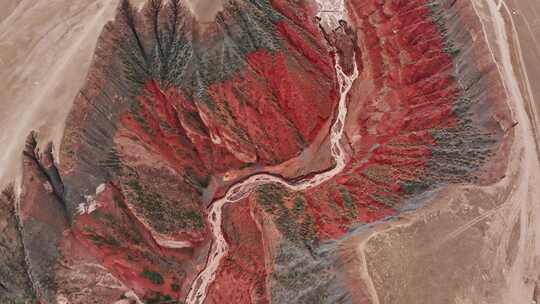 丹霞地貌中的峡谷