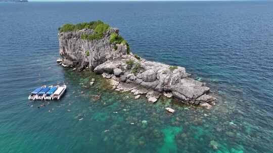 泰国安通国家海洋公园海岛快艇自然风光航拍视频素材模板下载