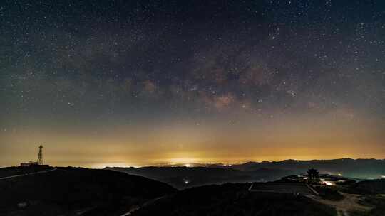 广东梅州鸿图嶂银河夜转日出延时