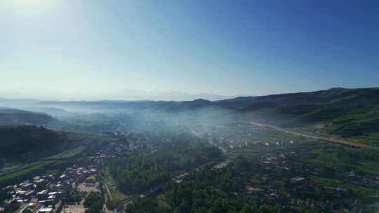 清晨大山里的梯田