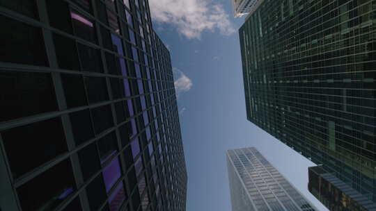 纽约市曼哈顿中城白天的建筑视频素材模板下载