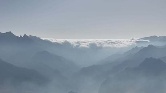 航拍秦岭山脉秋季风景云海