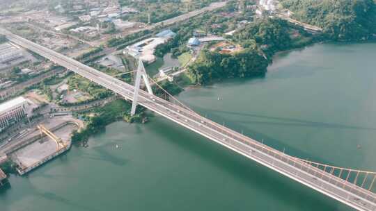 航拍柳州鹧鸪江大桥与柳江风光