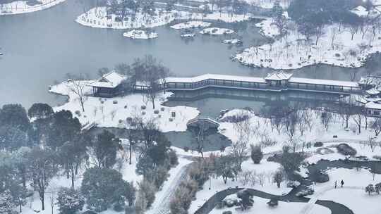 航拍瘦西湖景区园林大明寺观音山宋夹城雪景