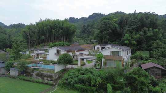 四川彭州大山下的新农村