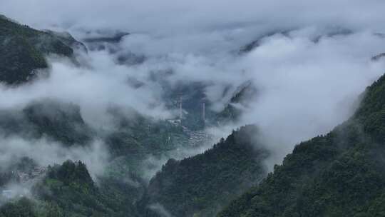 航拍雨后山村云雾 4k 超清素材