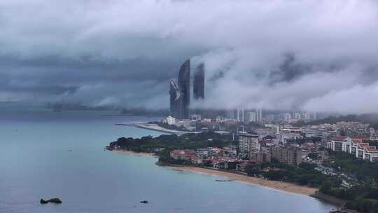 厦门滨海之城双子塔雨天海景