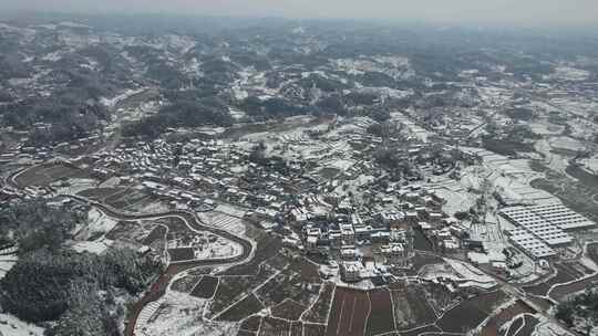 雪后乡村田野航拍全景