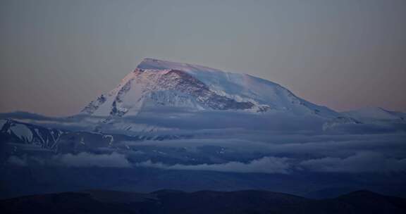 那木那尼峰 雪山