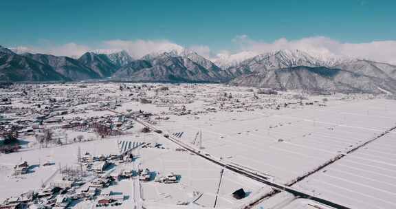 城镇，雪，山，房子