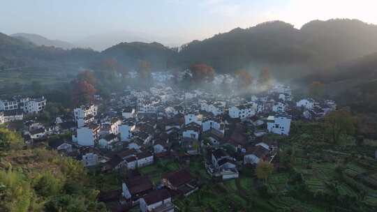 航拍江西婺源石城徽派建筑秋色枫叶村庄日出