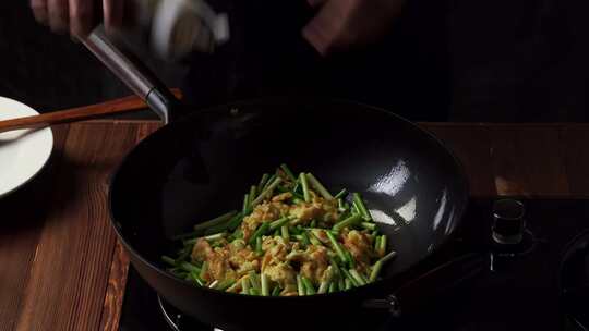 东北特色中餐家常小炒菜蒜苔炒蛋