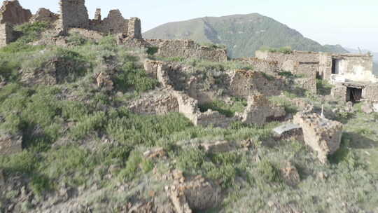 被遗弃的阿穆兹基山区村庄