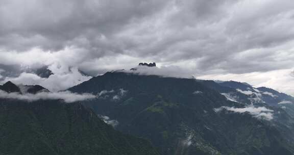 高黎贡山皇冠峰